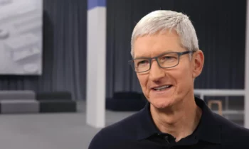 Tim Cook agrees to a significant pay cut