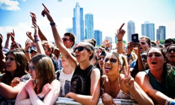 Lollapalooza Day 4: Stuffed Groups Chime in To Lana Del Rey, Scorching Bean stew Peppers As Chance The Rapper Shows up