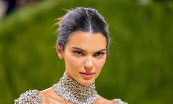 Kendall Jenner’s Classic Christmas Eve Ensemble Adds a Touch of Holiday Tradition to Her Family’s Annual Celebration