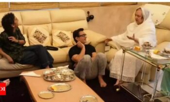 Saira Banu writes a heartfelt note and spends New Year’s Eve with Aamir Khan and family